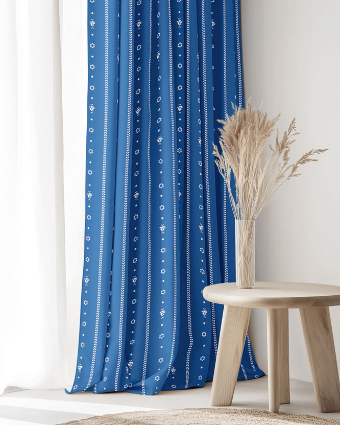Katoenen gordijn - Na mú dušu op blauw