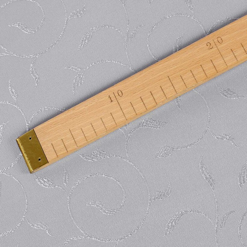 Stof met tefloncoating voor tafelkleden - grijs met grote ornamenten