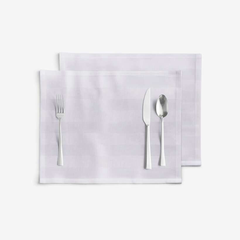 Damasten placemat voor de tafel - Lichtgrijze streepjes met satijnglans - set 2 st.
