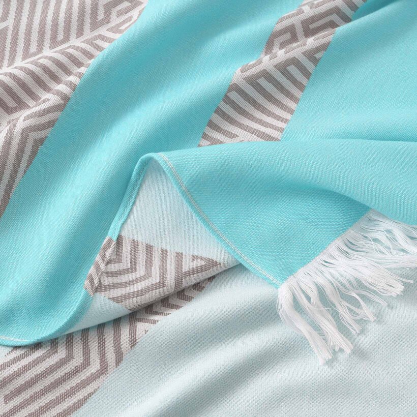Lichte strandbadhanddoek - Mozaïek op turquoise