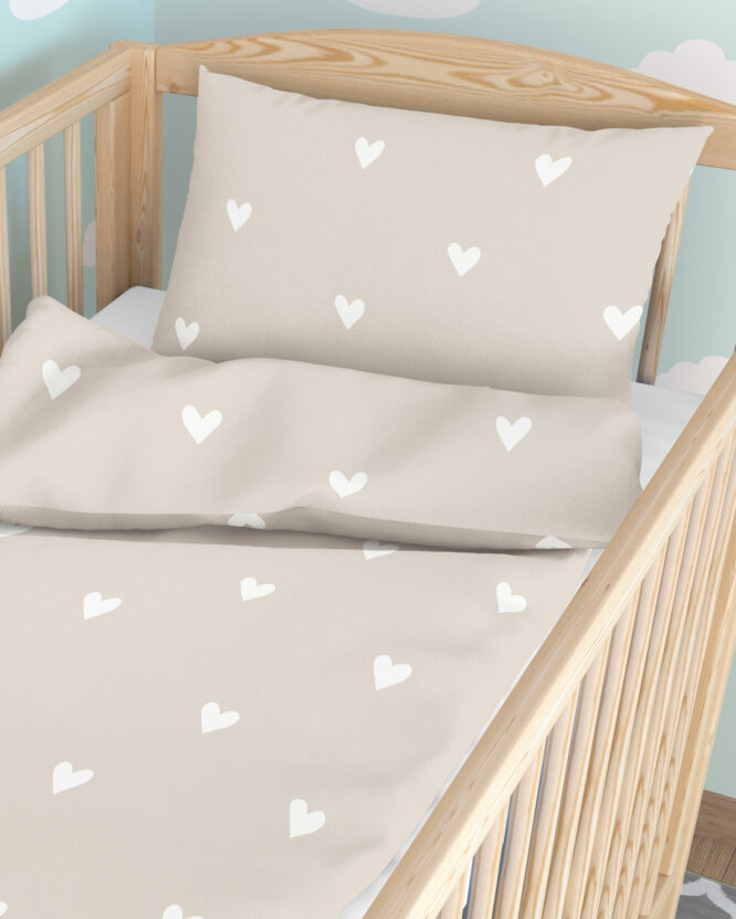 Katoenen beddengoed voor een babybedje - Hartjes op latte