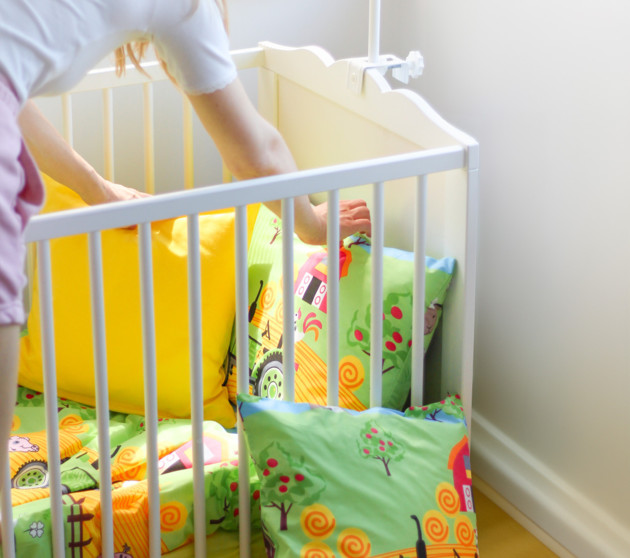 6 stappen om het babybedje voor te bereiden en in te richten