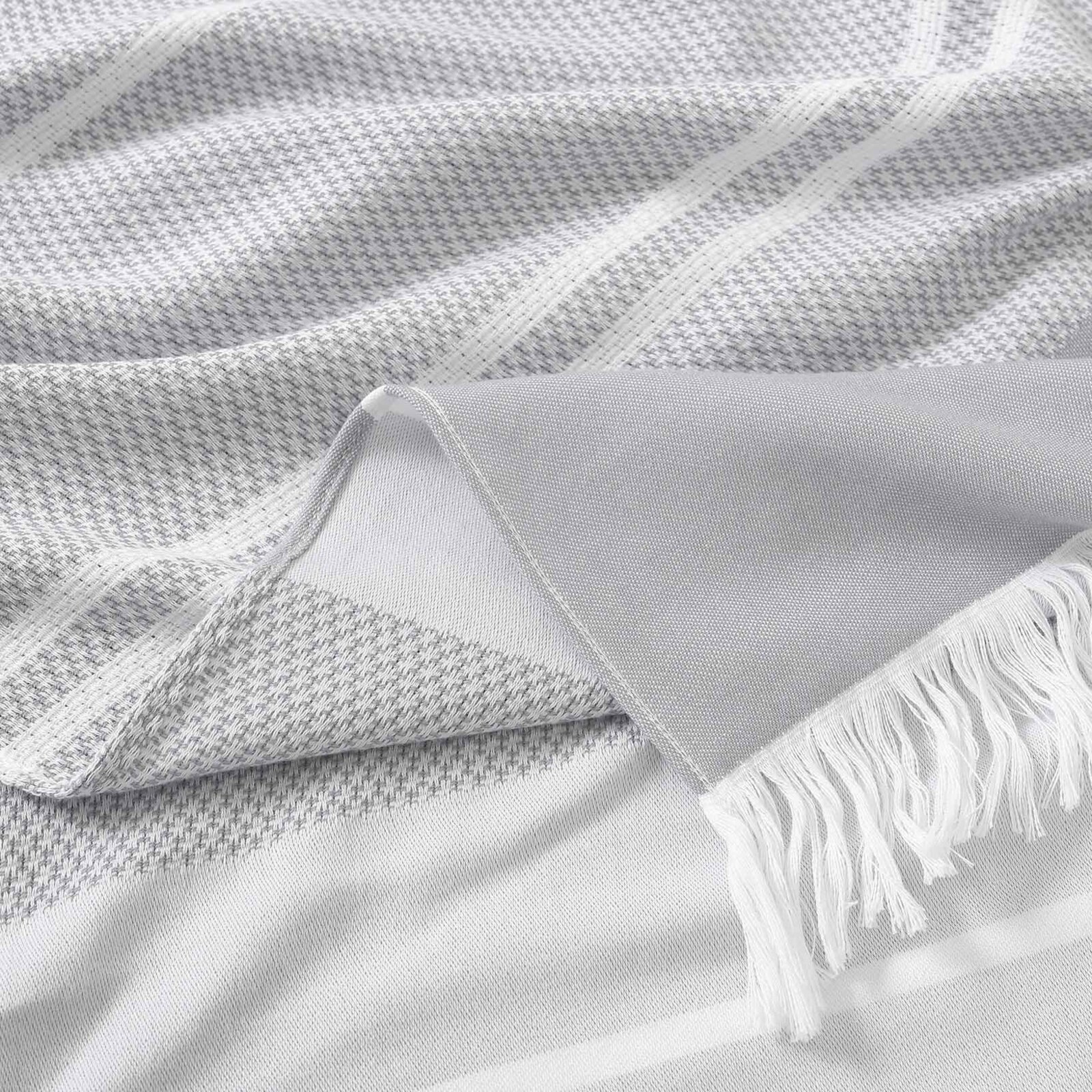 Lichte strandbadhanddoek - Grijs met witte streepjes