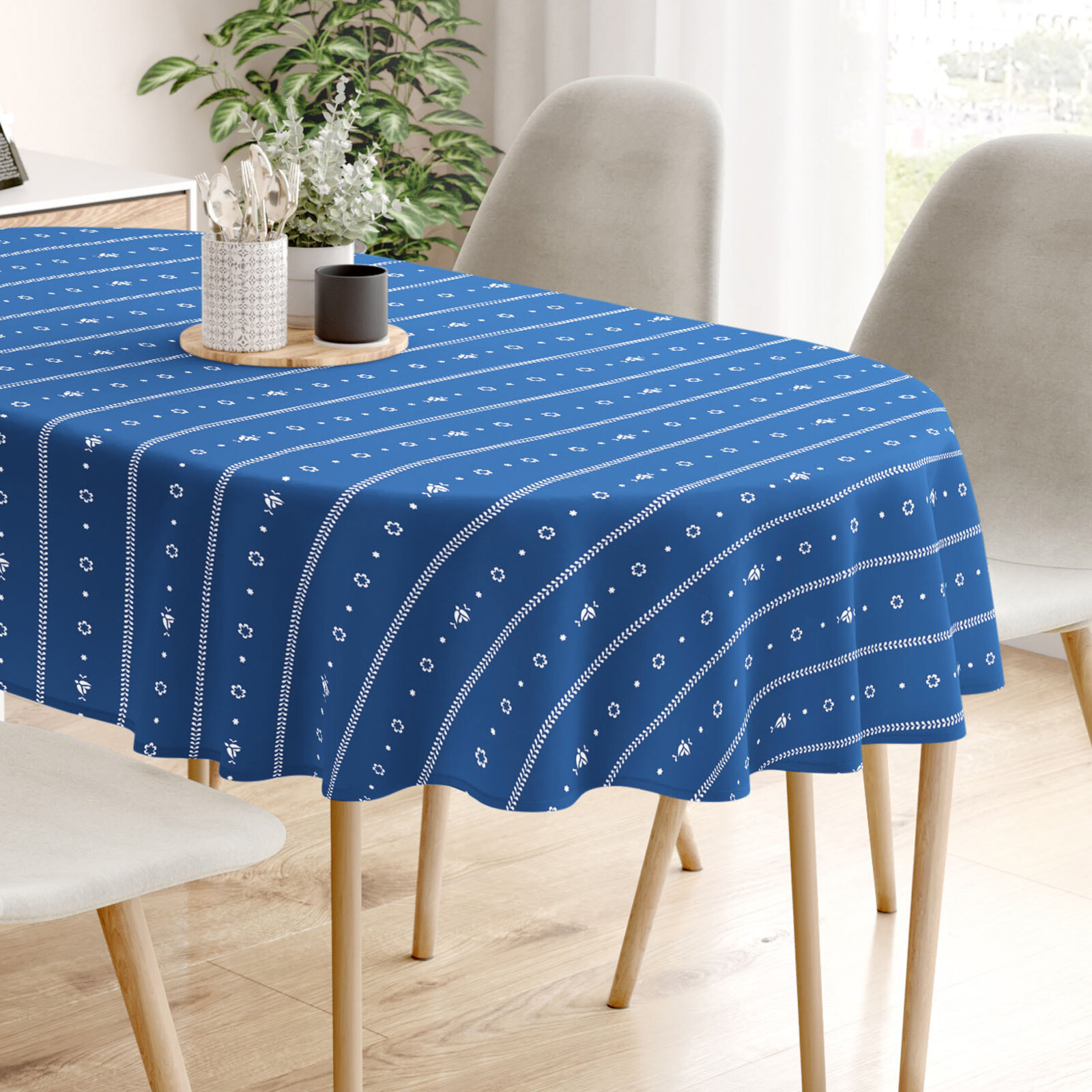 Ovaal tafelkleed 100% katoen renforcé - Na mú dušu op blauw