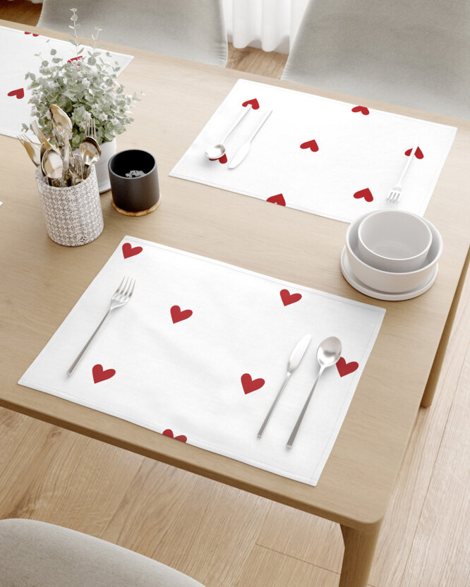 Placemat 100% katoen renforcé - Rode hartjes op wit - set van 2 stuks