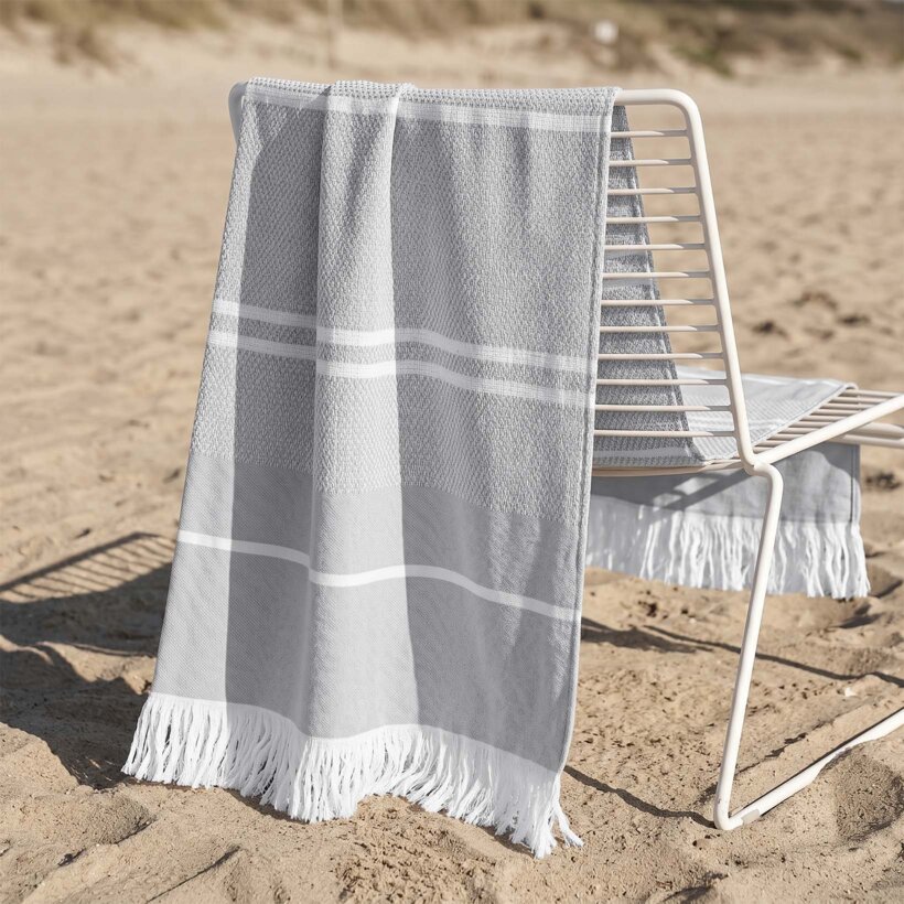 Lichte strandbadhanddoek - Grijs met witte streepjes