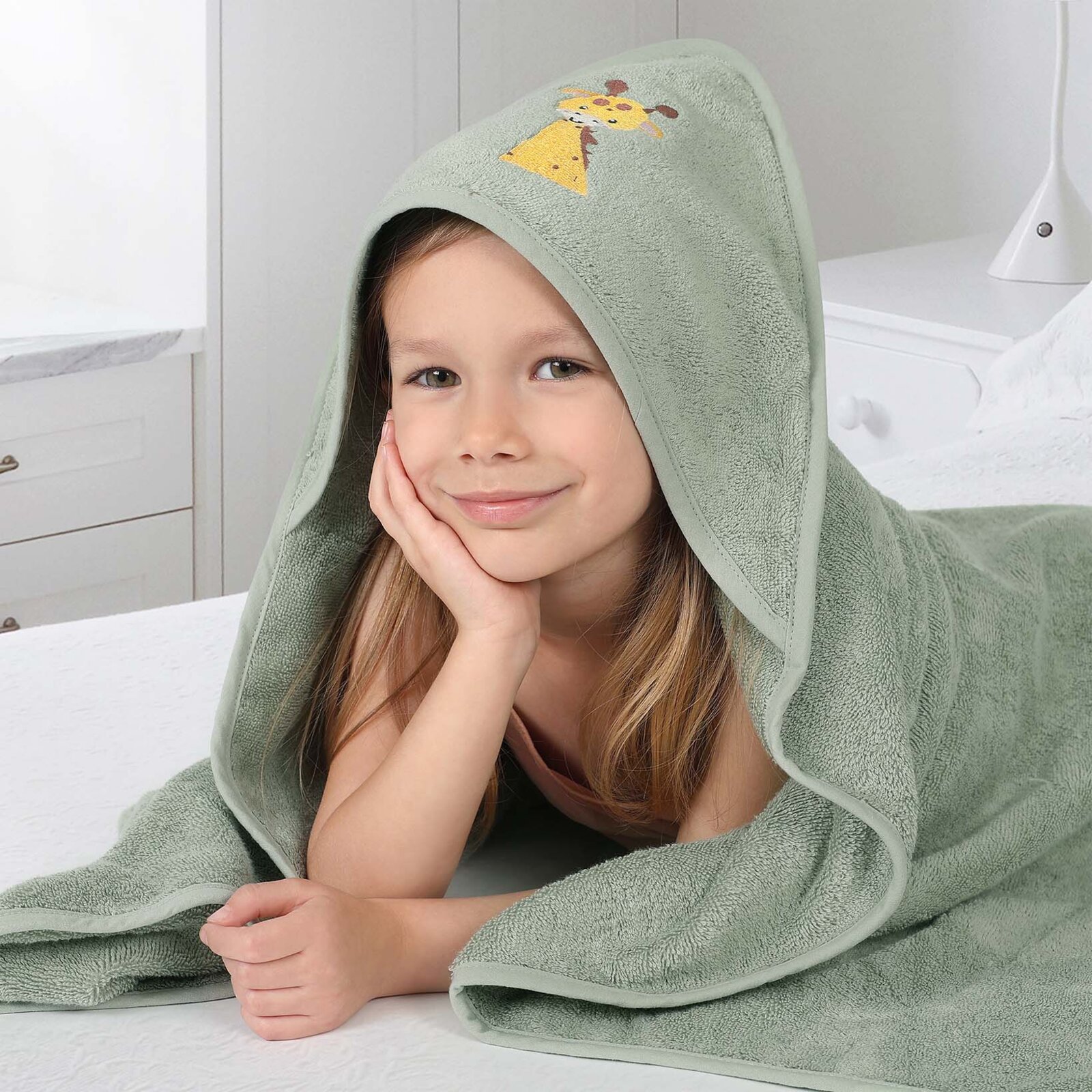 Baby badstof badhanddoek met capuchon - Giraf op salie