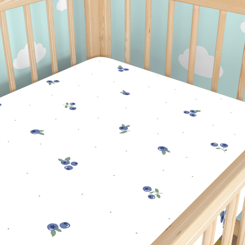 Katoenen hoeslaken voor een babybedje - Bosbessen