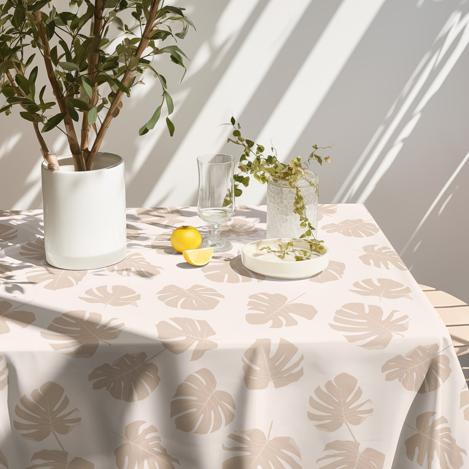 Hoekig tafelkleed 100% katoen renforcé - Tropische bladeren op beige