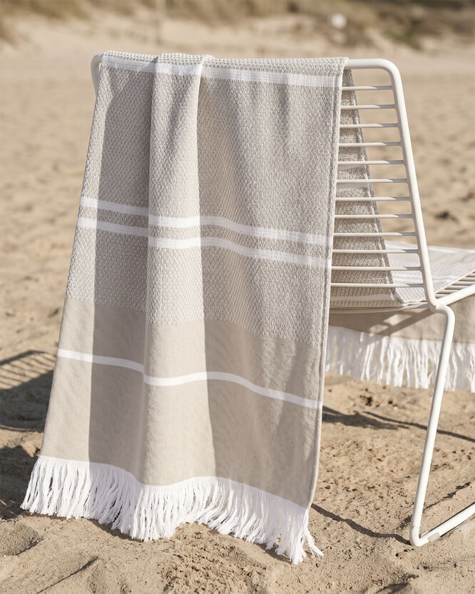 Lichte strandbadhanddoek - Beige met witte streepjes