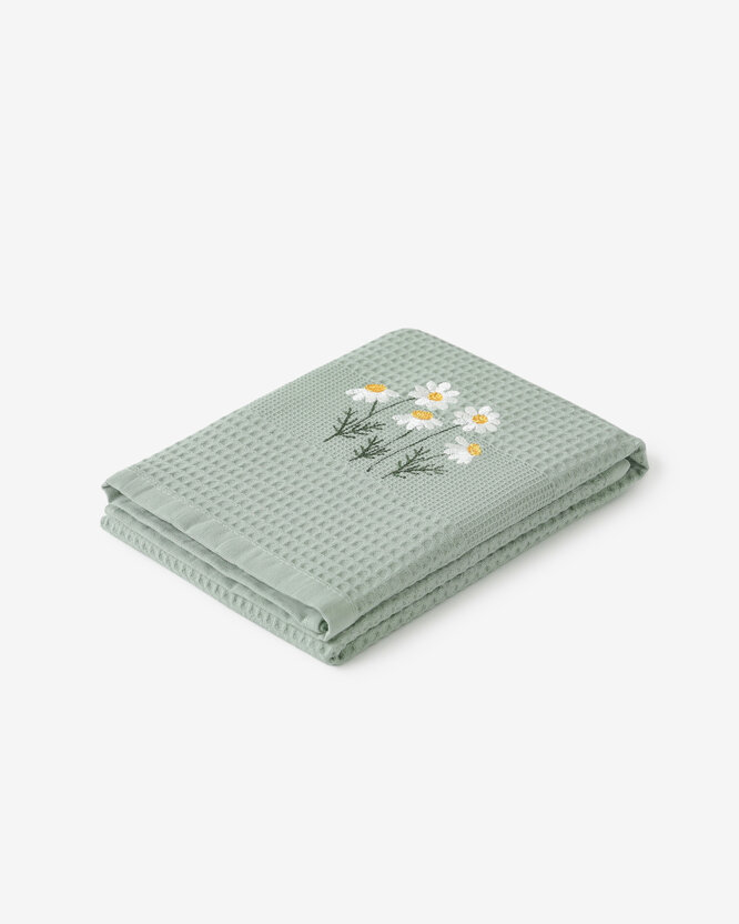 Keuken wafeldoek, geborduurde theedoek - Kamille op saliegroen