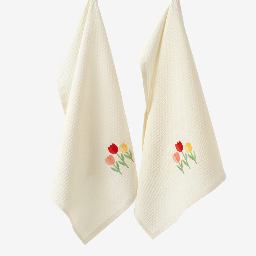 Geborduurde theedoek / wafeldoek - Tulpen op crème