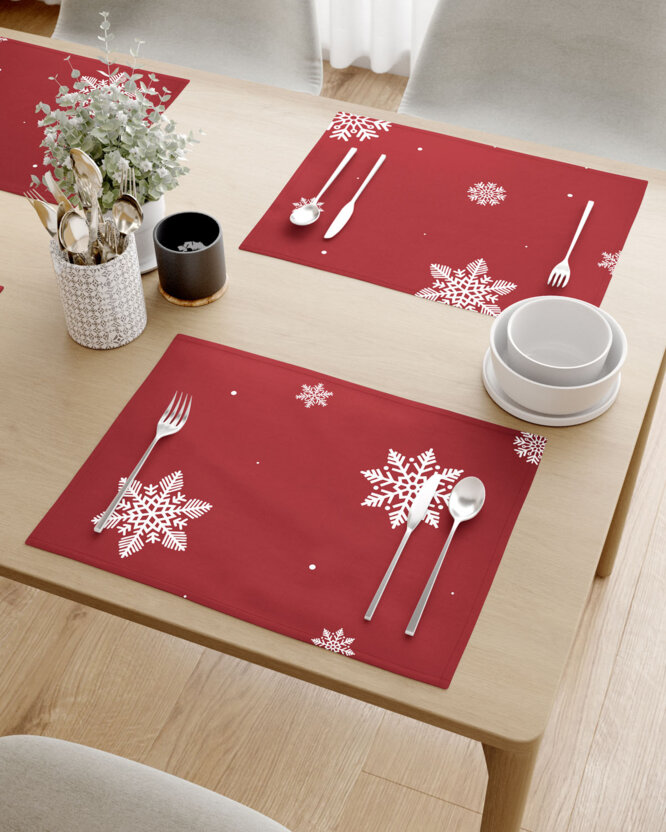 Placemat voor op tafel 100% katoen renforcé - Sneeuwvlokken op rood - set van 2 stuks