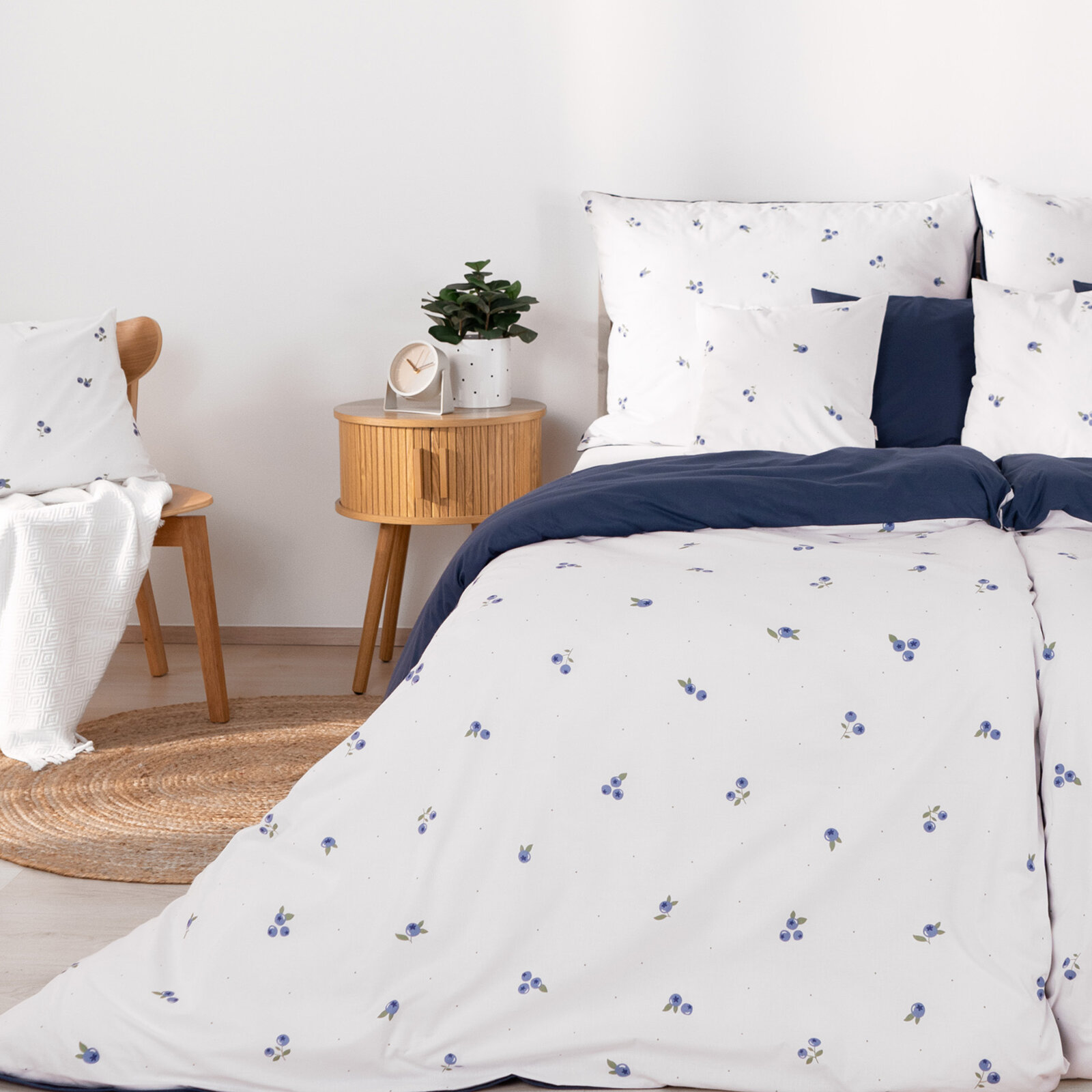 Katoenen dekbedovertrek Duo - Bosbessen met marineblauw