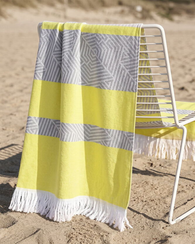 Lichte strandbadhanddoek - Mozaïek op geel