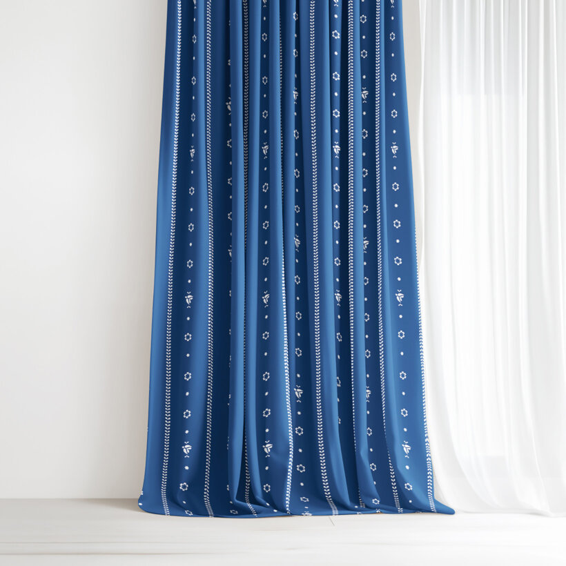 Katoenen gordijn - Na mú dušu op blauw