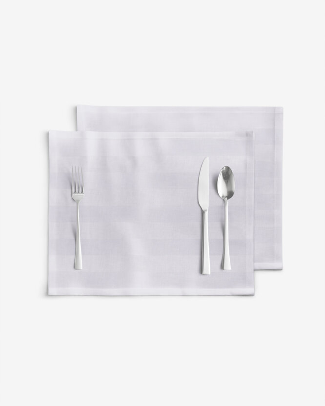 Damasten placemat voor de tafel - Lichtgrijze streepjes met satijnglans - set 2 st.