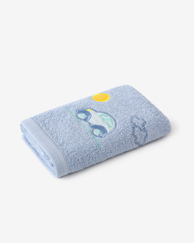 Kinder badstof handdoek - Autootje op blauw