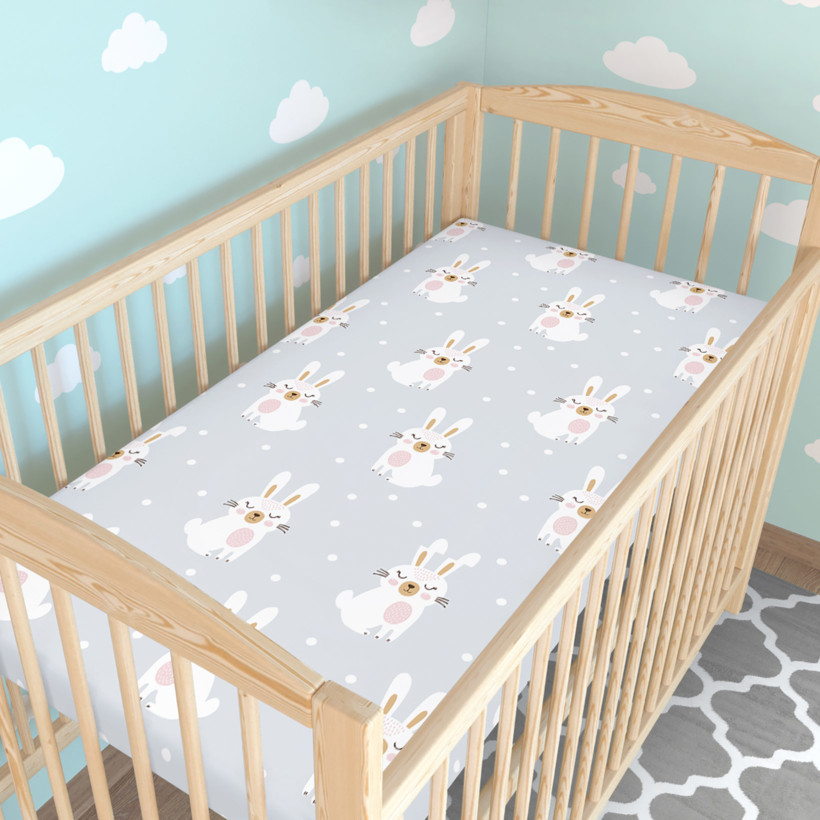 Katoenen hoeslaken voor het babybedje - Dromerige konijntjes
