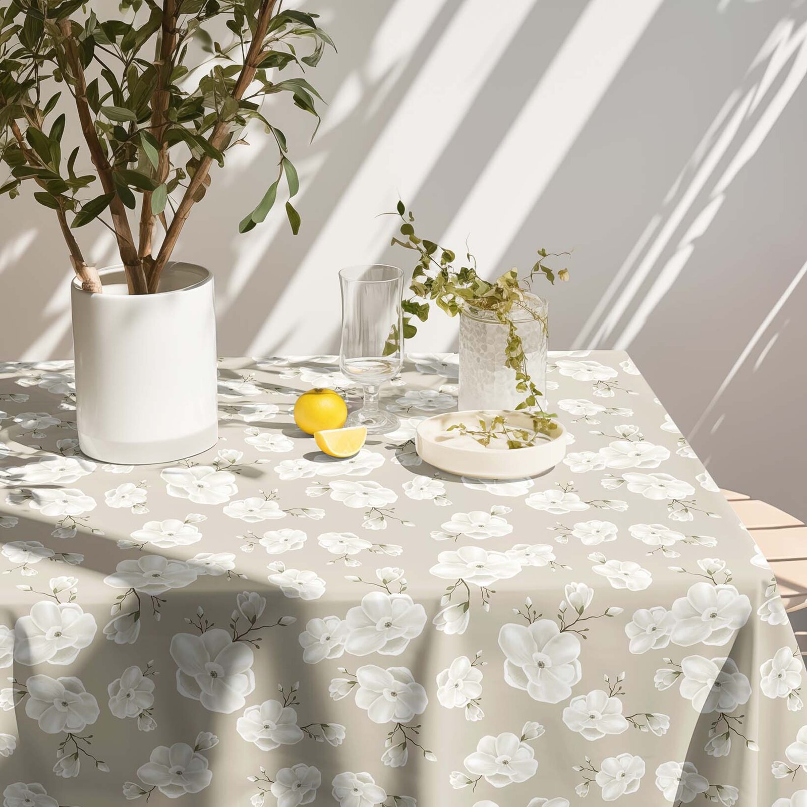 Hoekig teflon tafelkleed - Witte bloemen